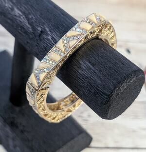 Vintage Stretch Bracelet Unusual Rounded Square Shape - Condition Issues